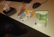 Eerlijke toerist brengt portemonnee met ruim duizend euro naar politie
