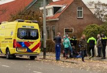 Vrouw op Tomos-snorfiets raakt gewond langs Gerbrandystraat