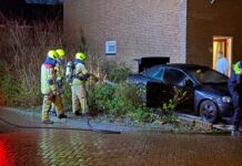 Auto beschadigd door brand, vermoedelijk opzet