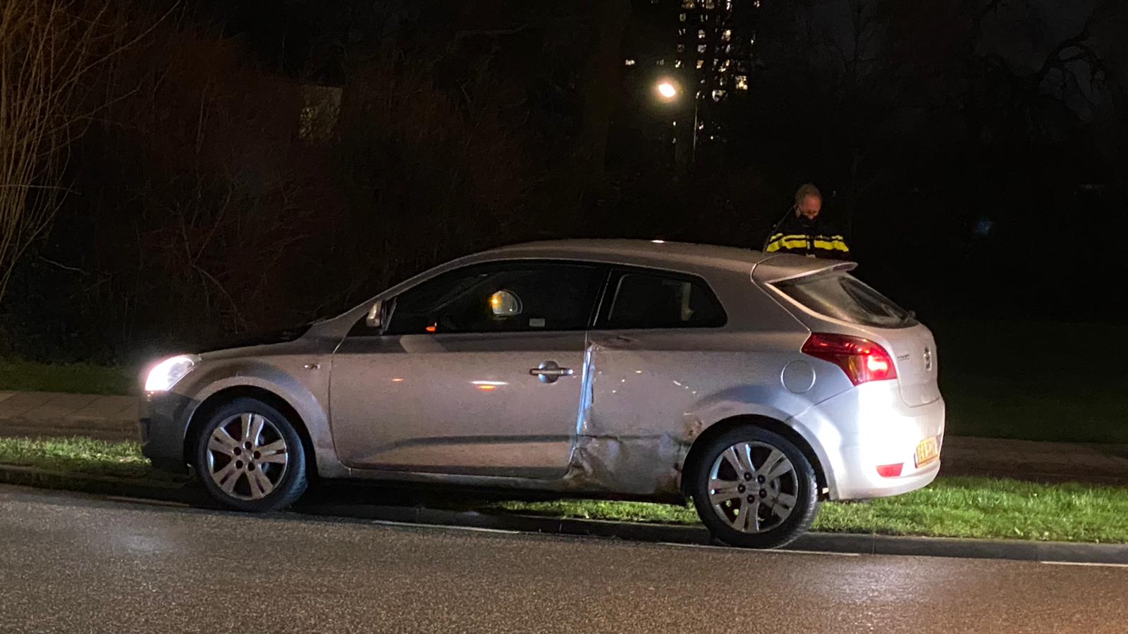Maaltijdbezorgster lichtgewond na aanrijding met auto:. #Zeeland