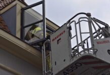 Glas breekt door windstoten: brandweer rukte uit