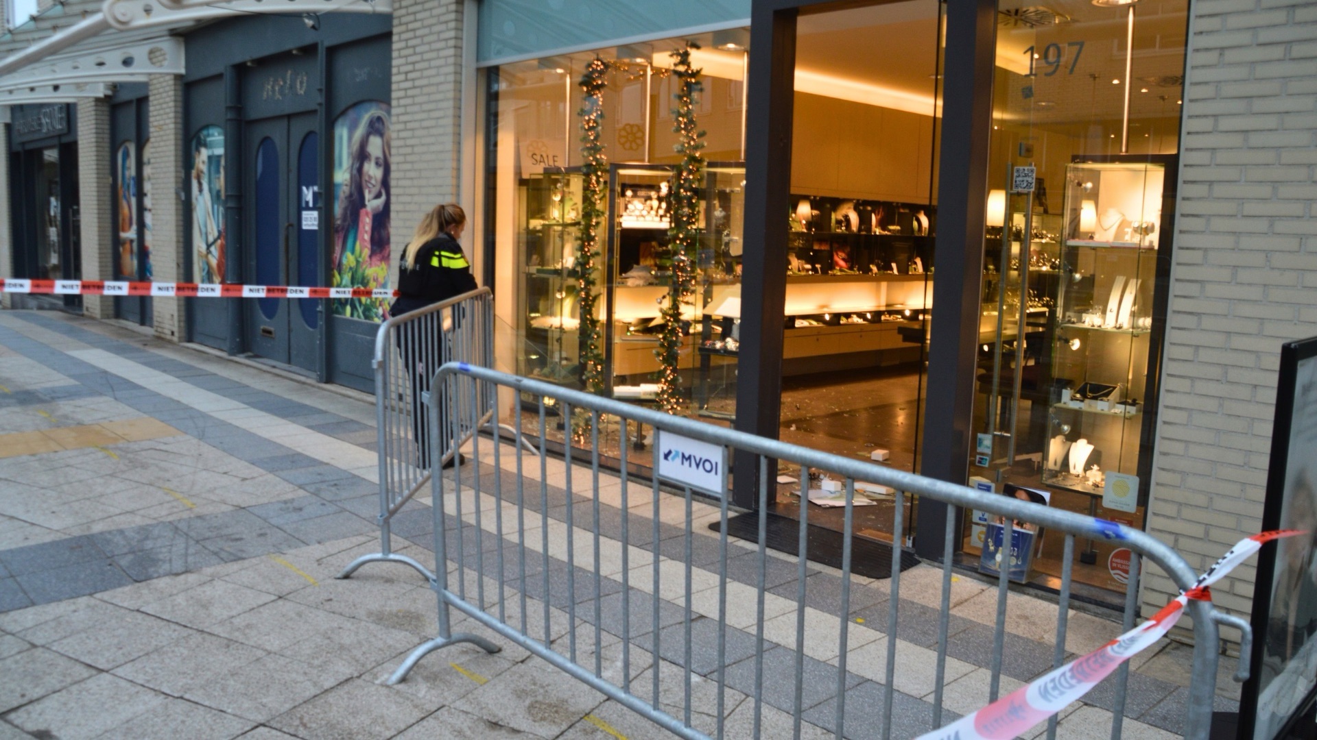 Overval op juwelier in centrum: politie zoekt twee daders