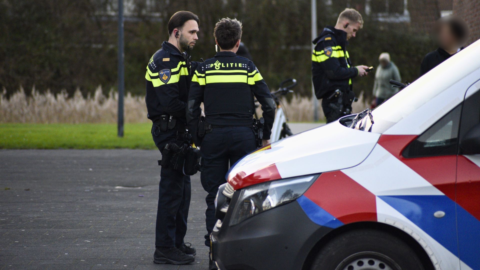 Jongere aangehouden na conflict met steekwapen bij winkelcentrum Papegaaienburg