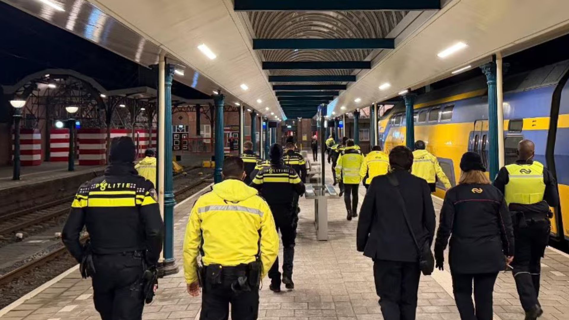 Politie en NS treden op tegen overlast tijdens nachttreinen tussen Roosendaal en Vlissingen