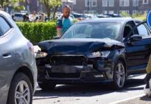 Schade bij kop-staartbotsing Koudekerkseweg