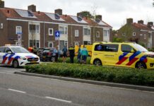 Wielrenner lichtgewond na aanrijding met pakketbezorger