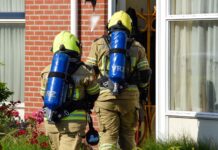 Man uit woning gehaald vanwege gevaarlijke stof in woning