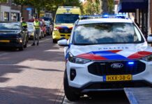 Mountainbiker botst achterop auto in Kanaalstraat Oost-Souburg