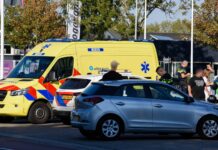 Fietsster loopt hoofdwond op na botsing met auto op kruising Industrieweg